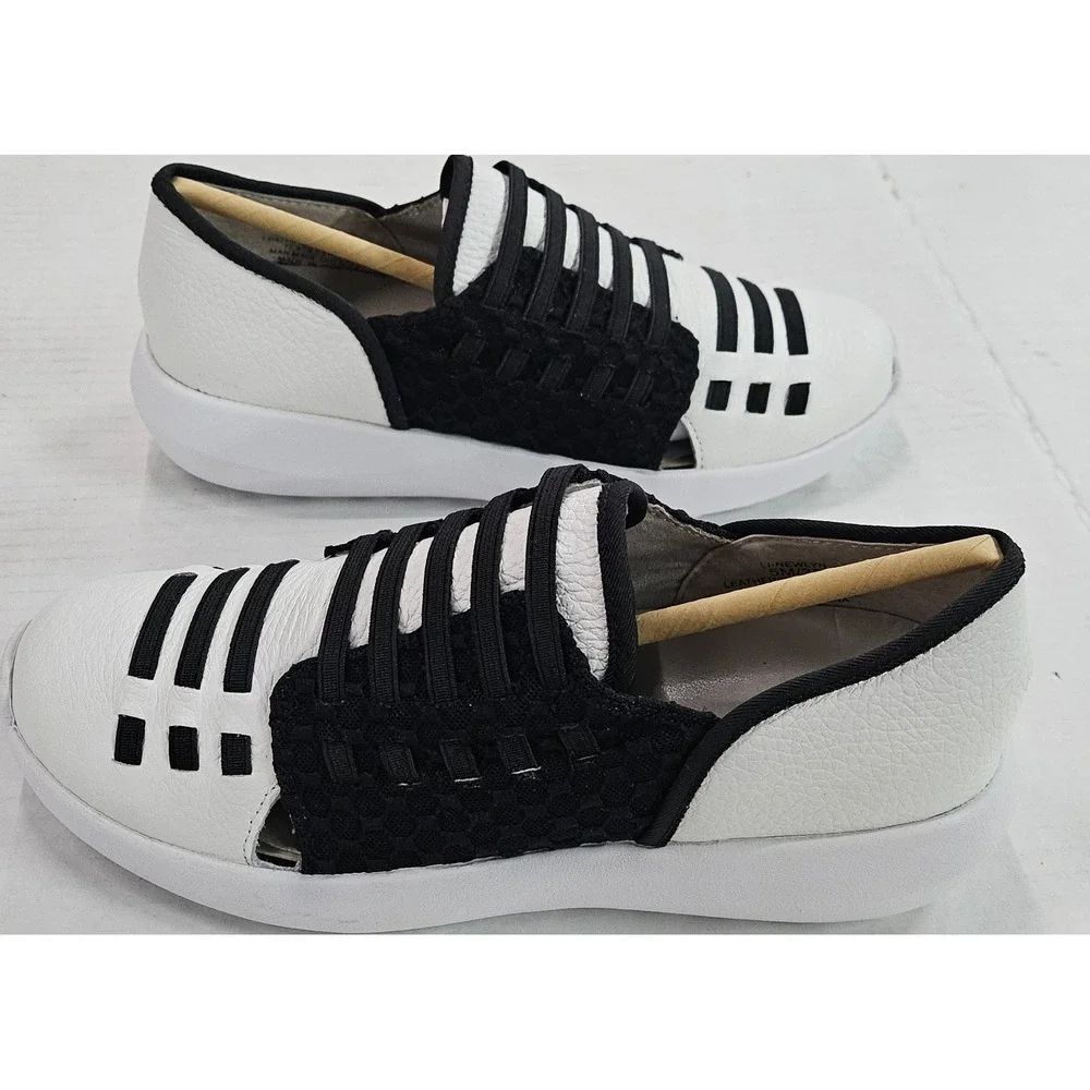 Lori Goldstein Collection Newlyn White Black Leather Slip On Sneaker 5M‎ A302888